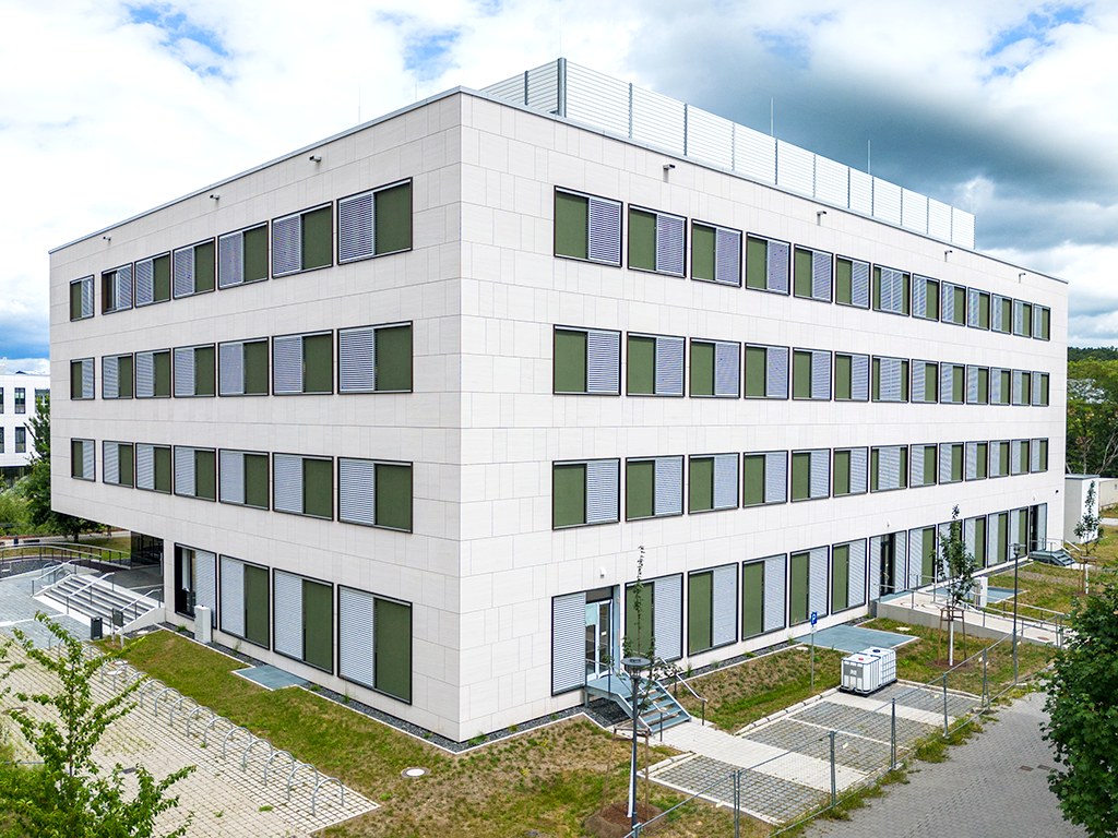 Bild: Neubau des Forschungs- und Technologiezentrums „Earth & Environment Centers (EEC)“ sowie „Zentrum für Naturstoffgenomik (NSG)“ der Universität Potsdam